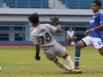 pemain-persib-bandung-u-19-vicry-aries-nugraha_20181030_232448.jpg
