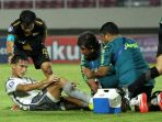 pemain-persib-bandung-zalnando-cedera-saat-lawan-dewa-united_20221215_045027.jpg