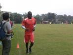 pemain-persija-jakarta-pierre-boya-saat-pemanasan_20160426_144239.jpg