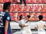 pemain-persija-marko-simic-dan-m-ferrari-merayakan-gol-ke-gawang-arema-fc.jpg