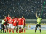 pemain-persija-usai-lawan-persib-bandung_20160717_183731.jpg