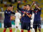 pemain-prancis-kylian-mbappe-corentin-tolisso-benjamin-pavard-dan-presnel-kimpembe.jpg