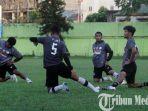 pemain-psms-medan-mengikuti-latihan-di-stadion-kebun-bunga.jpg
