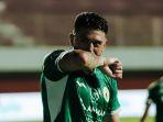 pemain-pss-sleman-jonatan-bustos-setelah-mencetak-gol-ke-gawang-rans-nusantara.jpg