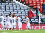 pemain-republik-ceko-merayakan-gol-kedua-mereka-selama-pertandingan.jpg