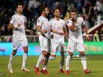 pemain-spanyol-ferran-torres-kanan-merayakan-setelah-mencetak-gol-selama-pertandingan.jpg