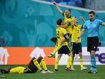 pemain-swedia-merayakan-hasil-lawan-slovakia-grup-e-uefa-euro-2020.jpg