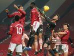 pemain-tengah-sheffield-united-inggris-kean-bryan-tengah-menyundul-bola.jpg