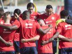pemain-tim-sepak-bola-nasional-kosta-rika-bryan-ruiz-3-l-keylor-navas-4-l-dan-rekan-satu-timnya.jpg
