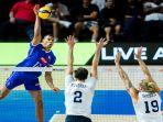 pemain-tim-voli-prancis-melakukan-smash-ke-arah-tim-voli-amerika-laga-vnl.jpg