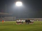 pemain-timnas-indonesia-lakukan-latihan-di-stadion-madya-senayan-jelang-menghadapi-filipina.jpg