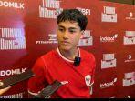 pemain-timnas-indonesia-rafael-struick-memakai-jersey-baru-timnas-indonesia.jpg