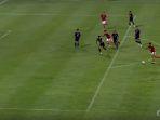 pemain-timnas-indonesia-saat-berupaya-untuk-mencetak-gol.jpg