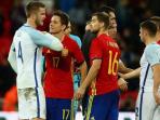 pemain-timnas-inggris-eric-dier-bersitegang-gelandang-spanyol-ander-herrera_20161116_224320.jpg