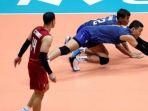 pemain-timnas-voli-putra-thailand-saat-akan-mengambil-bola-di-laga-avc-championship-melawan-jepang.jpg