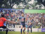 pemain-turkmenistan-akhmet-ataev-yang-pernah-bermain-di-arema-fc.jpg