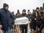 pemakaman-bayi-migran-irak-di-perbatasan-polandia_20211124_082245.jpg