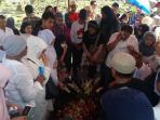 pemakaman-ibunda-adi-bing-slamet_20160729_105504.jpg