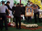 pemakaman-istri-menkumham-yasonna-laoly-elisye-w-ketaren_20210612_154742.jpg