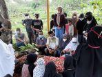 pemakaman-jenazah-sapri-pantun-di-tpu-ulujami-pesanggrahan.jpg