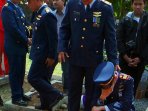 pemakaman-korban-kecelakaan-pesawat-hercules-c-130-di-semarang_20150702_153954.jpg