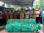 pemakaman-korban-pembunuhan-di-medan_20170410_230026.jpg