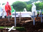 pemakaman-korban-virus-corona-covid-19-di-tpu-tegal-alur_20200407_190157.jpg