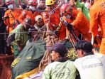 pemakaman-muhammad-fajri-pasien-obesitas-berat-300-kilogram_20230622_173609.jpg