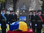 pemakaman-prajurit-ukraina-yang-tewas-di-tembak-separatis_20220223_161646.jpg