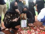 pemakaman-vanessa-angel-dan-bibi-andriansyah_20211105_125138.jpg