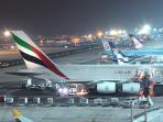 pemandangan-bandara-internasional-frankfurt-di-malam-hari_20160624_113351.jpg