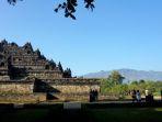 pemandangan-bukit-menoreh-dari-sayap-kiri-candi-borobudur.jpg