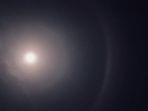 pemandangan-bulan-bercincin-atau-halo-di-magelang.jpg