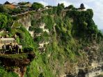 pemandangan-indah-pura-uluwatu_20170302_070639.jpg
