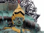 pemasangan-mahkota-patung-garuda-wisnu-kencana_20180520_213342.jpg
