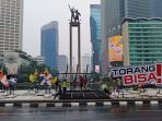 pemasangan-maskot-pon-xx-2021-di-bunderan-hi-jakarta_20210724_190740.jpg