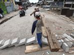 pemasangan-tol-air-di-jalan-pagarsih-sudah-selesai_20180114_215821.jpg