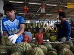 pemasok-durian-paeng-jae-ting-di-pasar-grosir-buah-noen-sung-di-provinsi-chanthaburi-timur-thailand.jpg