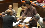 pembahasan-perppu-pilkada_20150116_234814.jpg