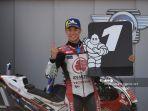 pembalap-jepang-lcr-honda-idemitsu-takaaki-nakagami-merayakan-kemenangan.jpg