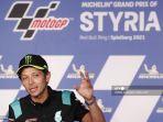 pembalap-valentino-rossi-berbicara-pada-konferensi-pers-untuk-mengumumkan.jpg