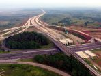 pembangunan-simpang-susun-tol-jakarta-cikampek-2_20220430_112608.jpg