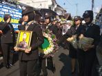 pemberangkatan-jenazah-almarhum-fandy-setyo-nugroho-menuju-persemayaman_20180510_111957.jpg