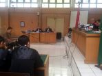 pemberi-ongkos-naik-haji-bupati-yan-anton-divonis-15-tahun-penjara_20170209_124759.jpg