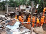pembongkaran-bangunan-semi-permanen-kali-krukut_20161012_224348.jpg