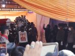 pembongkaran-makam-brigadir-j_20220727_200757.jpg