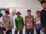 pembongkaran-makam-makam-kosong-yang-ada-di-rumah-penganut-aliran.jpg