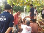pembongkaran-makam-pasien-meninggal-karena-cuci-darah_20161019_171907.jpg