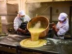 pembuatan-gula-gula-tradisional-inggris_20220203_085854.jpg