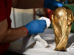 pembuatan-replika-trofi-piala-dunia_20221119_093435.jpg